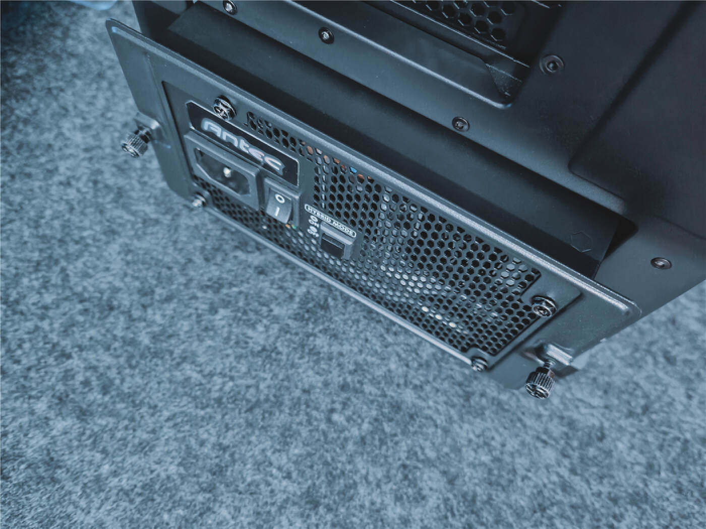 安钛克金牌全模组750w拆解,安钛克白金电源