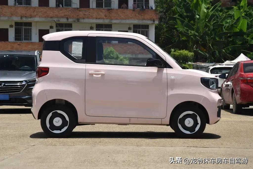 宏光miniev牛油果绿黑顶续航测评,宏光miniev皮卡丘方案