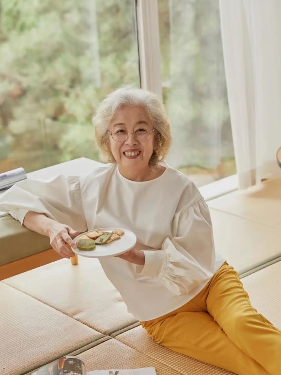 女人年纪大了，别被“老年打扮”耽误，学会这5个穿搭术才不显老