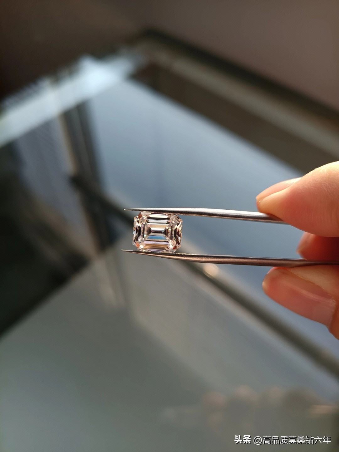 买莫桑石钻石戒指基本常识,莫桑石银戒指最低多少钱一克拉