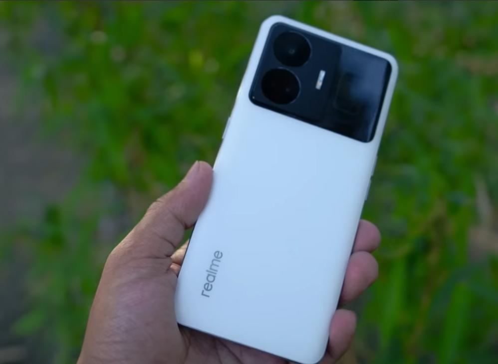 大空间高配置超值选择 (2022年换手机首选这3款运行速度快)