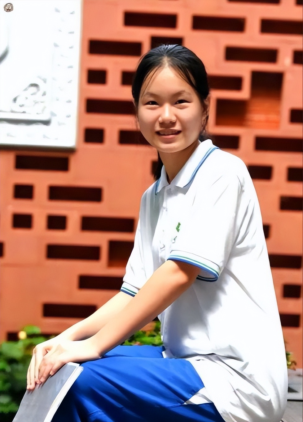 16岁女孩口出豪言懒得考北大清华,不愿考清华北大的16岁女孩现状