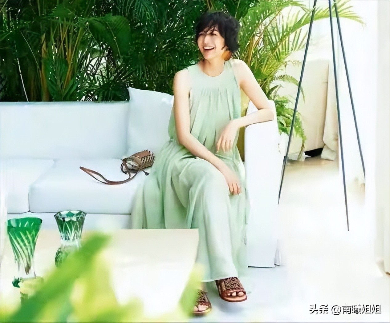 为什么你穿裙子看起来又矮又胖?一定要在这三处“留白”才能显瘦