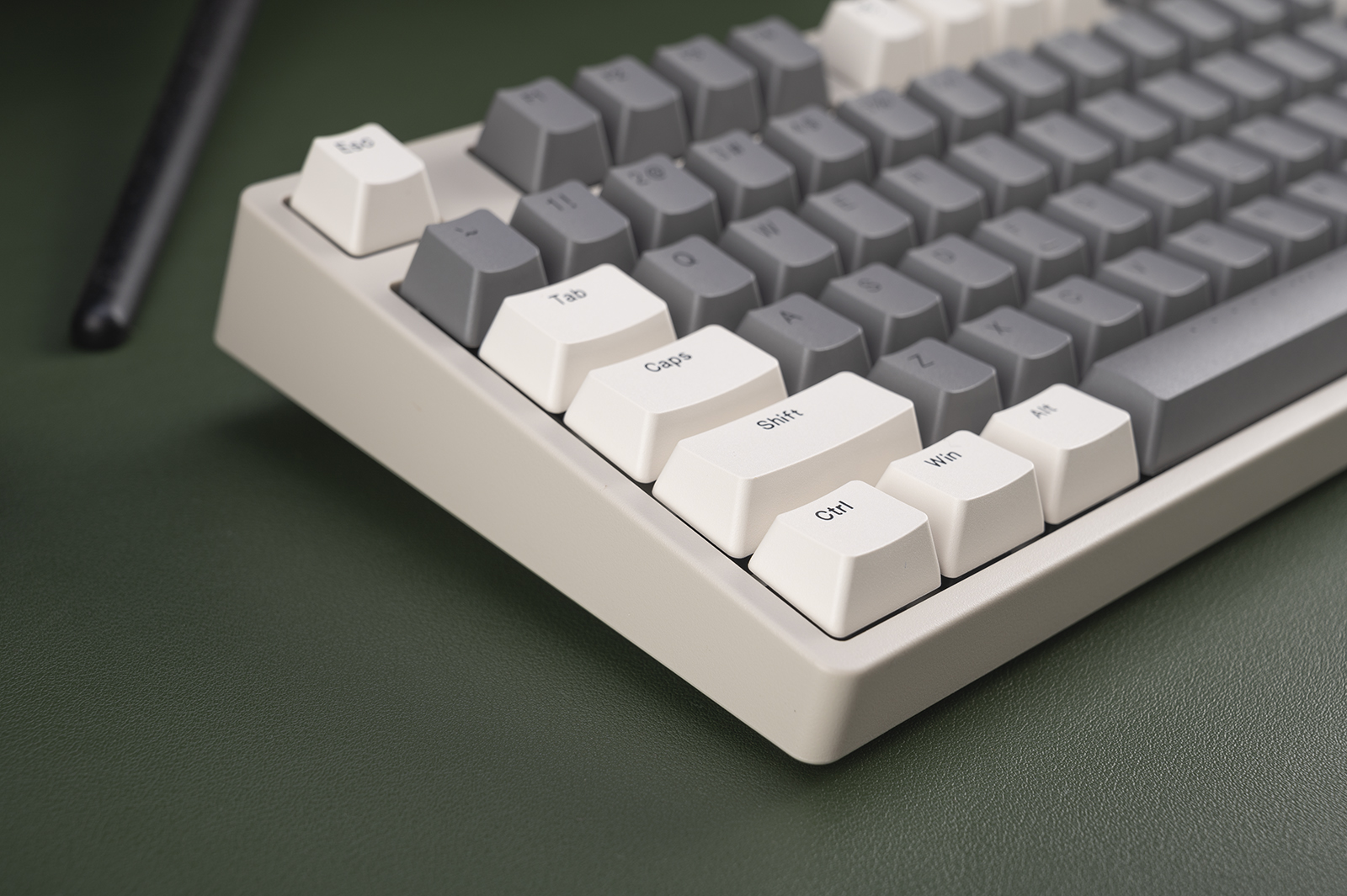 ikbc机械键盘w210女妖,勇于做减法