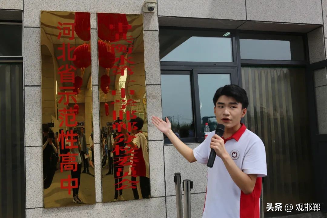 以爱之名育心成长主题活动,成人礼仪式学校举办