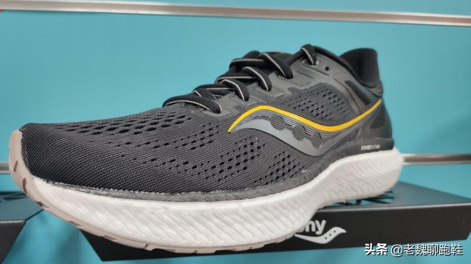 一年穿两双鞋,比较耐穿好看的慢跑鞋