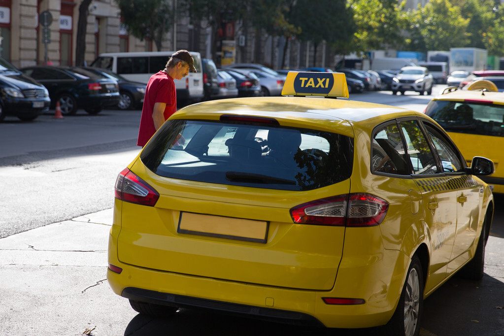 出国打车必会英语,国外打车英文怎么说