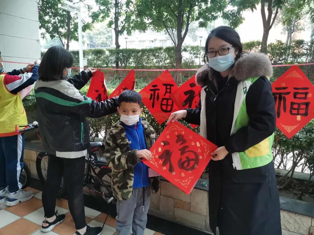 越秀｜春节的脚步近了！流花桥社区居民说，每年有它才像过年→