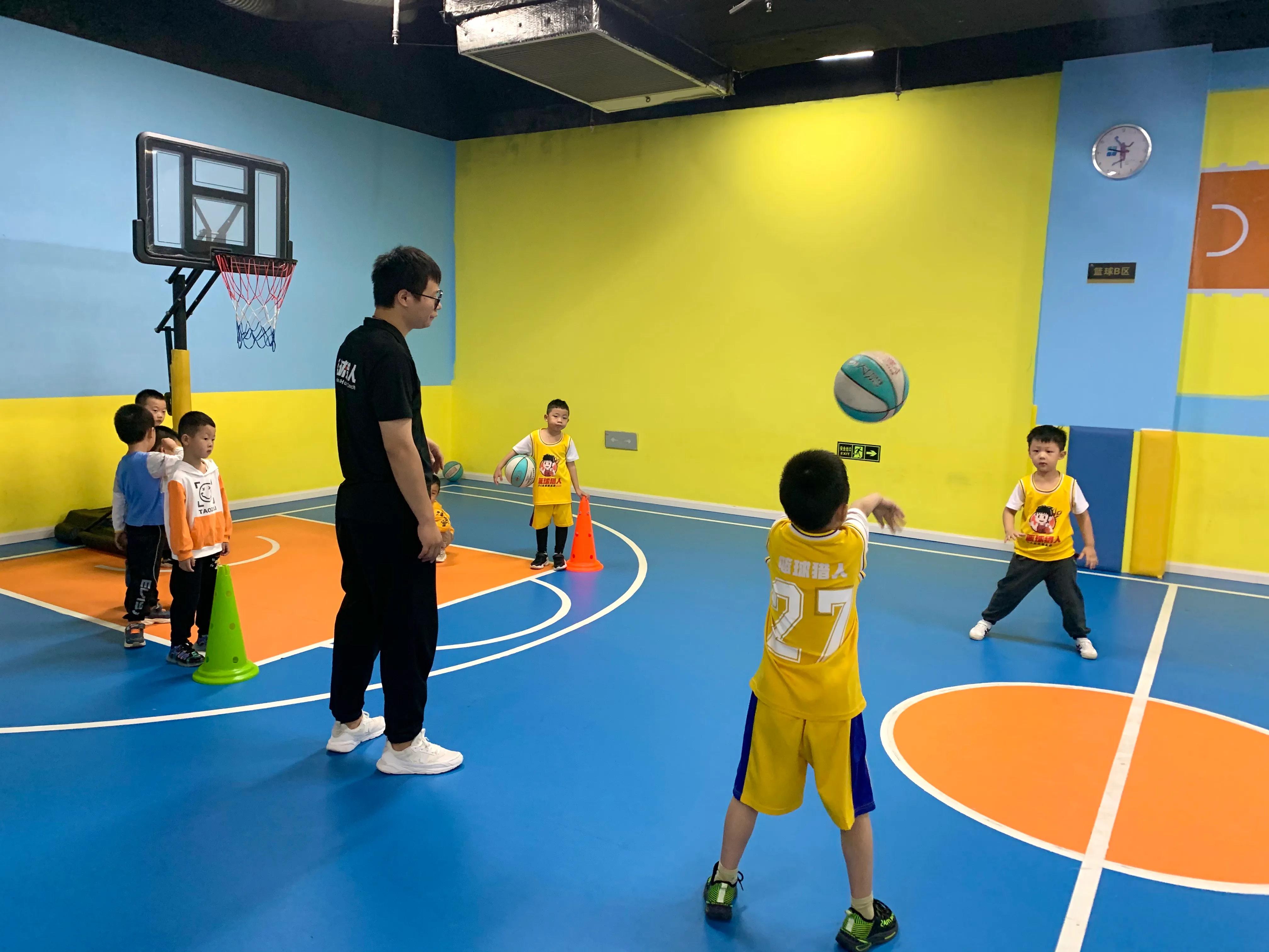 篮球场的所有战术,篮球场上各种绝技