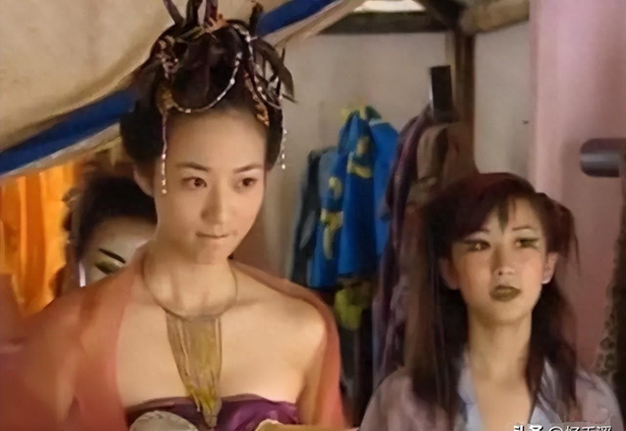 狂野诱惑！超辣女王舔刀瞬间！