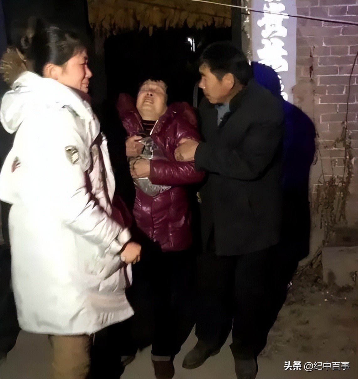 95年女大学生被卖到山村，被迫嫁给40岁老光棍，17年后获救