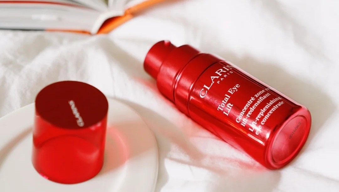 这些眼霜滋润补水抗老,四种国货好眼霜