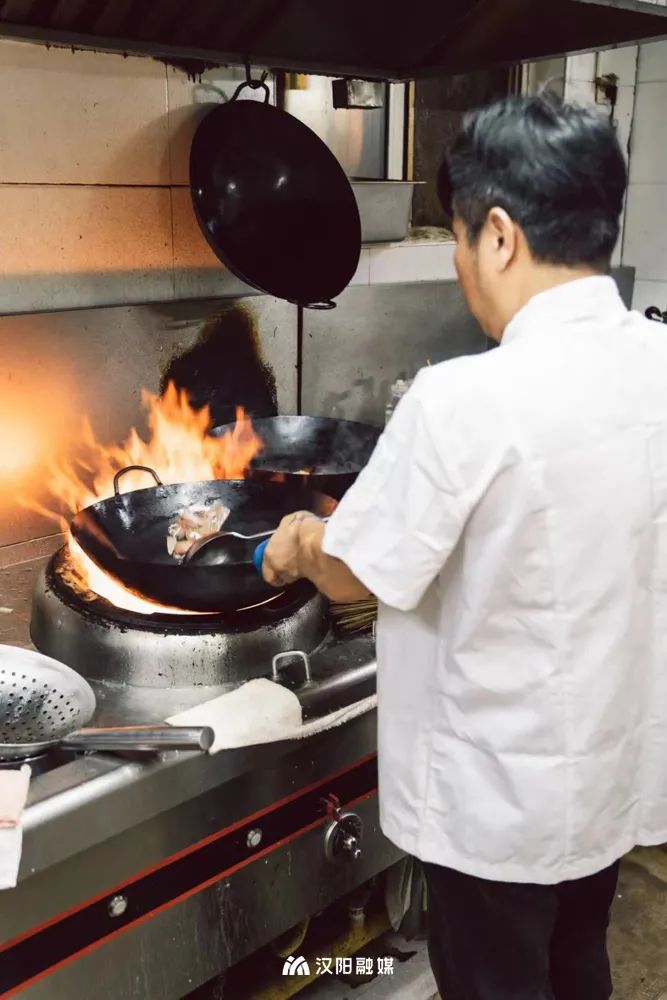 到汉阳踢球，512G的胃还不够用！