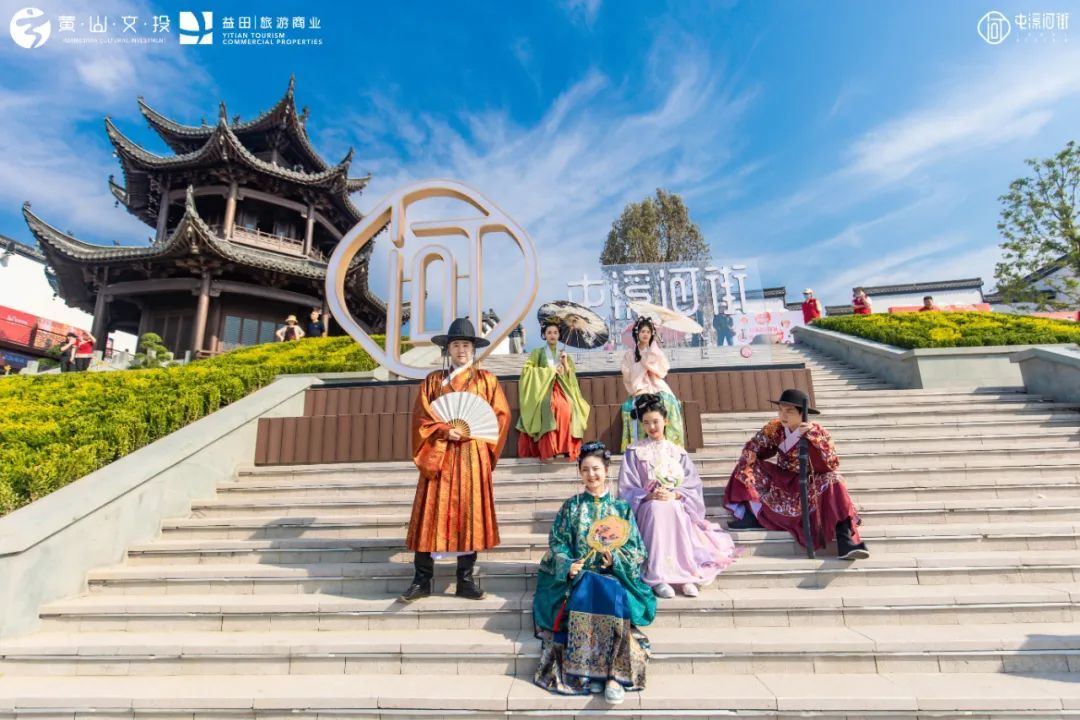 黄山风景屯溪老街,夜游黄山屯溪老街一角