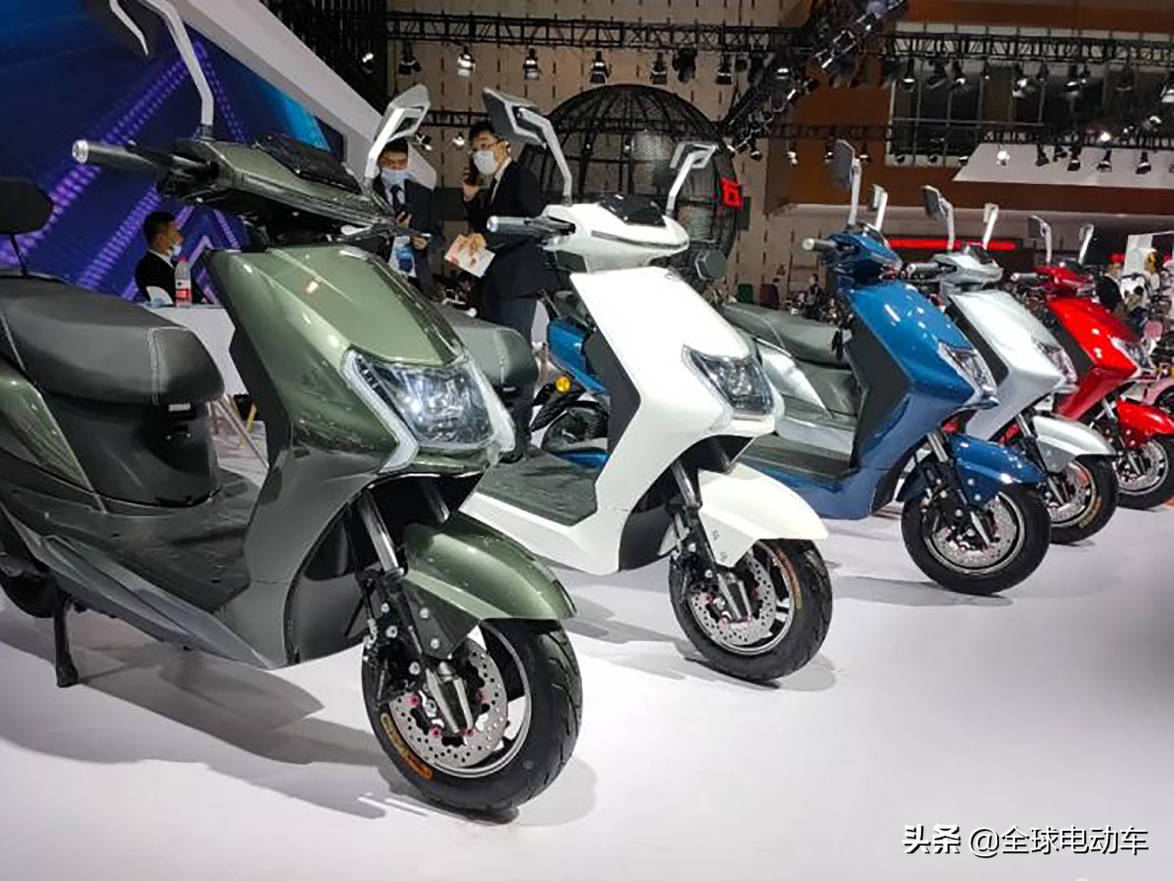 现在电动车轮胎都是真空胎吗,电动车轮胎是钢丝好还是橡胶好