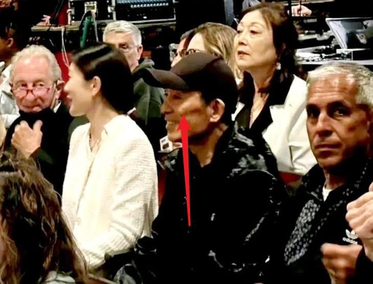 张艺谋毕业典礼,张艺谋参加长子毕业礼