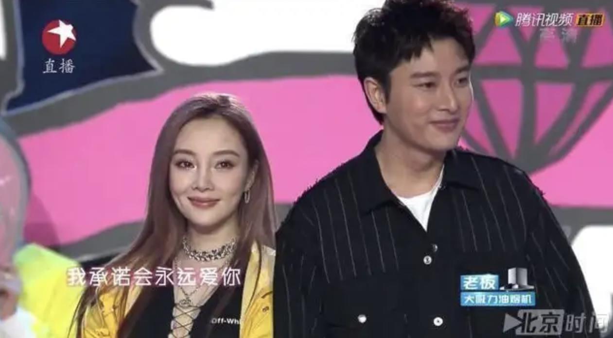 人前装好人背后捅刀,人前人后捅刀子