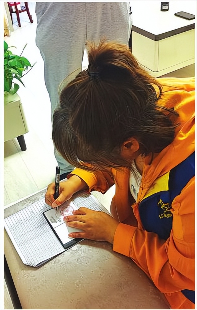 150个爱心记事本的护老故事