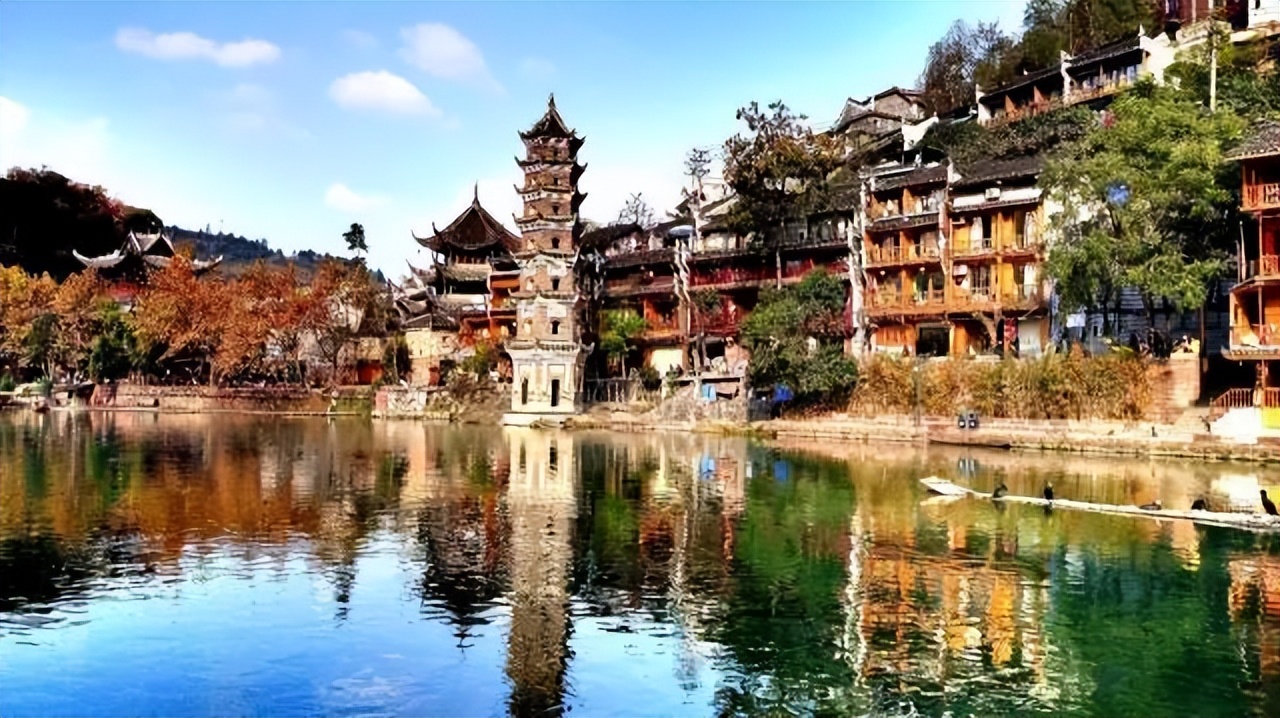 30个最美小城你去过哪几个了,10个国内此生必去的美丽小城
