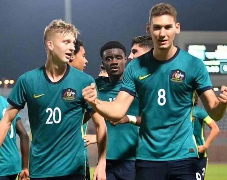 疯狂U20亚洲杯：9-1*案惨**，三队6分，越南队2胜1负仍出局：很悲壮