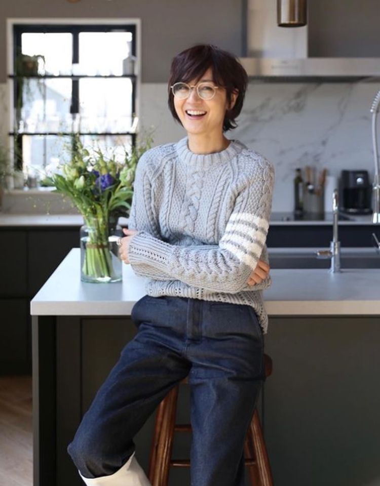 2020年女生最流行中长发气垫烫,今年流行烫什么小卷烫