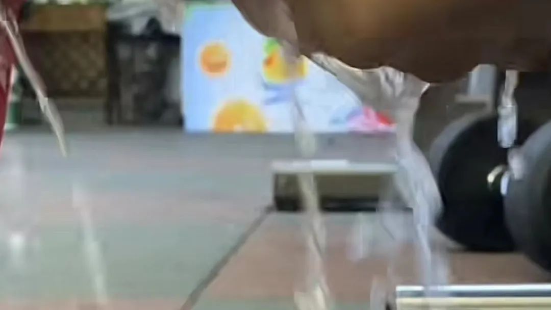 216斤参加前女友的婚礼哭成泪人，3个月减肥近百斤，你若无伤岁月无恙