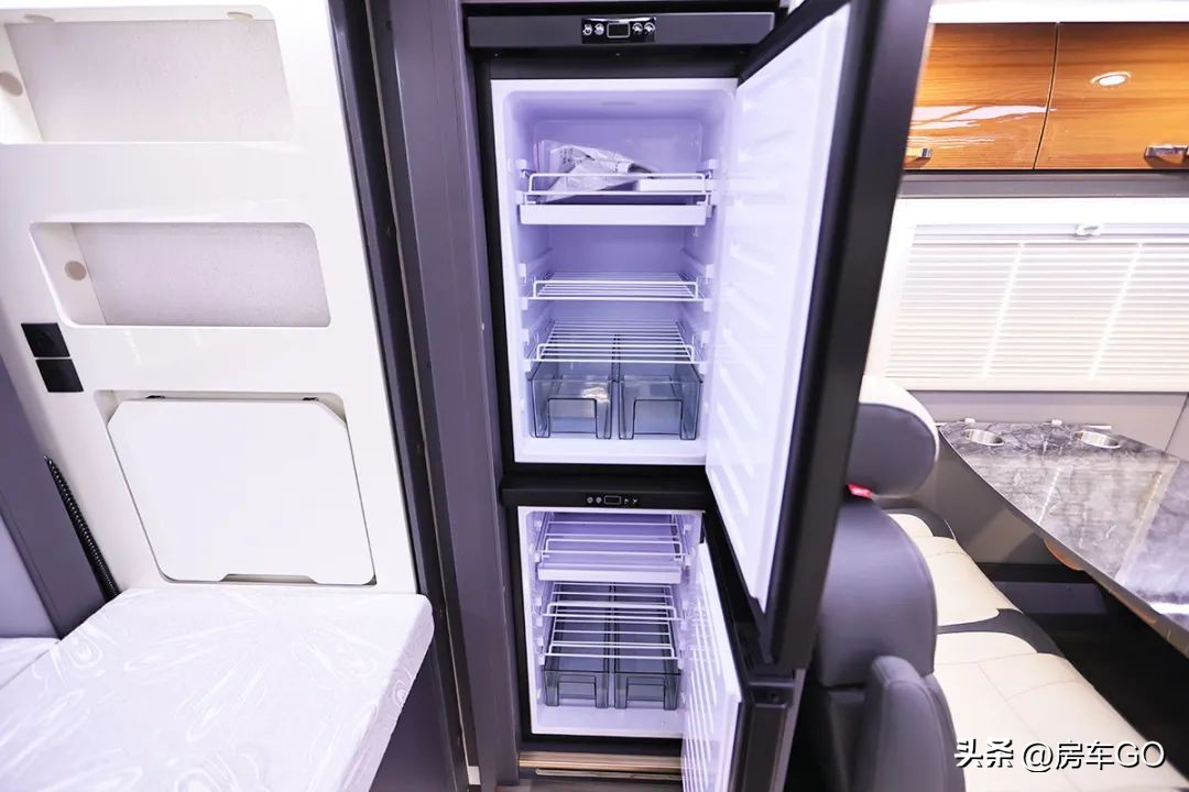 蓝牌c本房车内尺寸一般多少,蓝牌c照就能开的大号房车