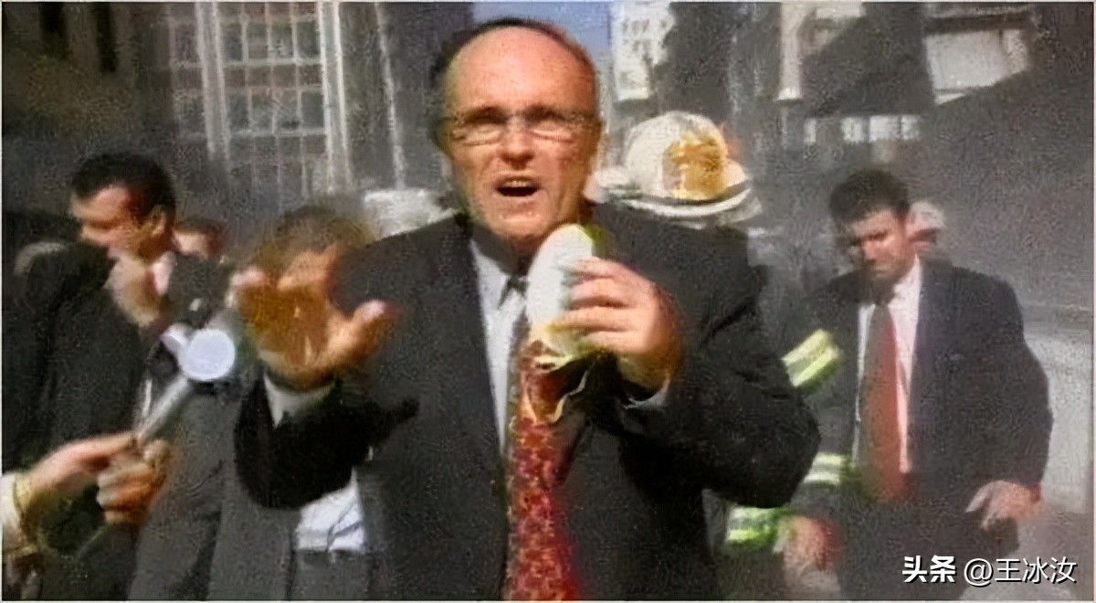 前美国英雄市长朱利安尼为何沦落？性侵下属，还要求裸体办公