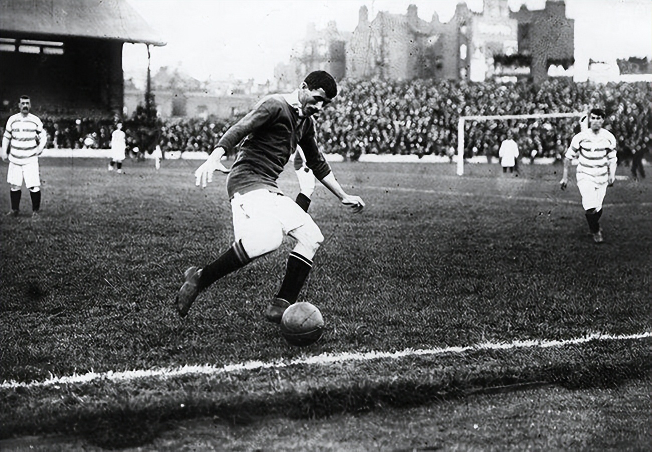 蹴鞠和足球历史演变故事,足球起源于中国哪个朝代