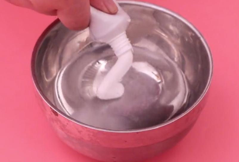 如何清洗烧黑的不锈钢锅,怎样去除不锈钢锅烧黑的地方