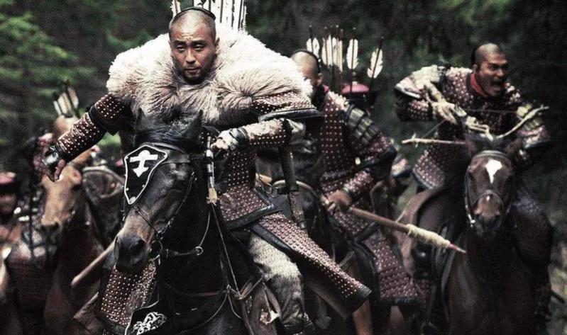 为什么清朝人留辫子前面还剃光头,清朝时候为什么要剃光头留辫子呢