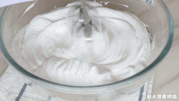 奶油巧克力蛋糕颜值与美味并存,diy颜值高简单不用烤箱小蛋糕