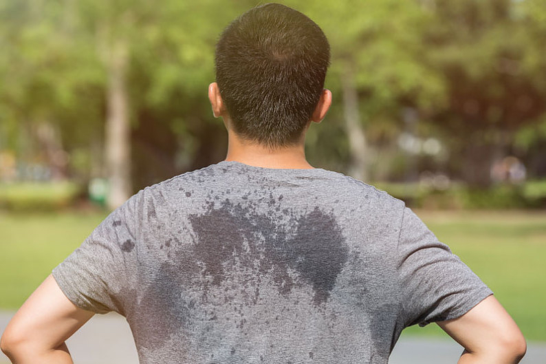 男人下身发热潮湿是怎么回事,男人阴部潮湿是什么原因