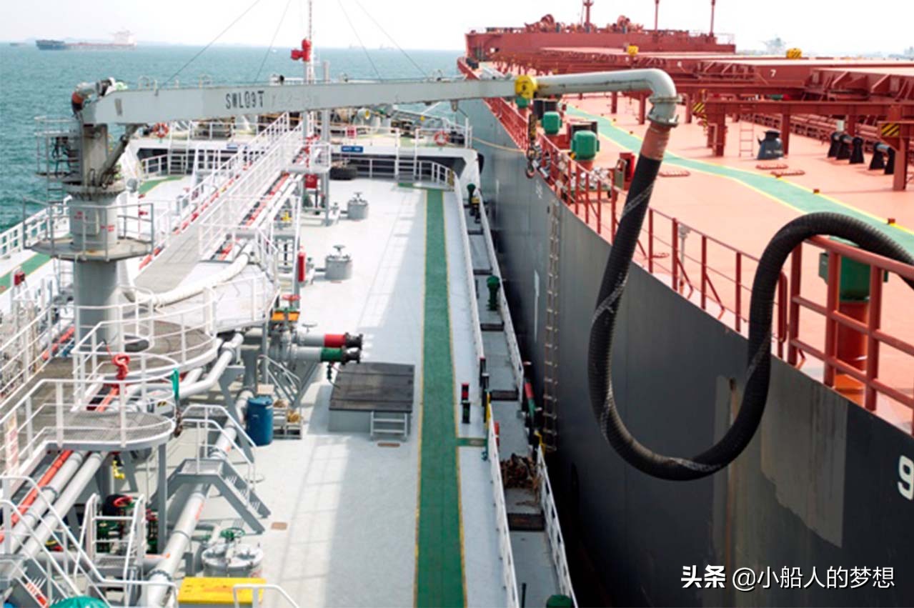 3000吨货船油耗多少,货船4000吨100公里油耗是多少