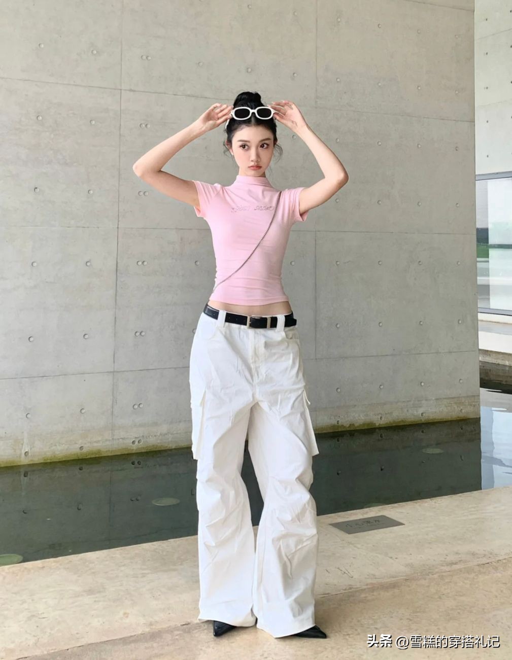 短款上衣不露腰搭配,短上衣如何不露腰穿好看