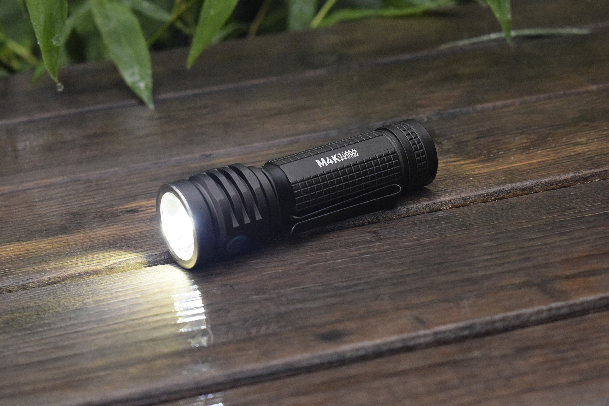 短小精悍实力派！在路上M4KEDC小手电体验