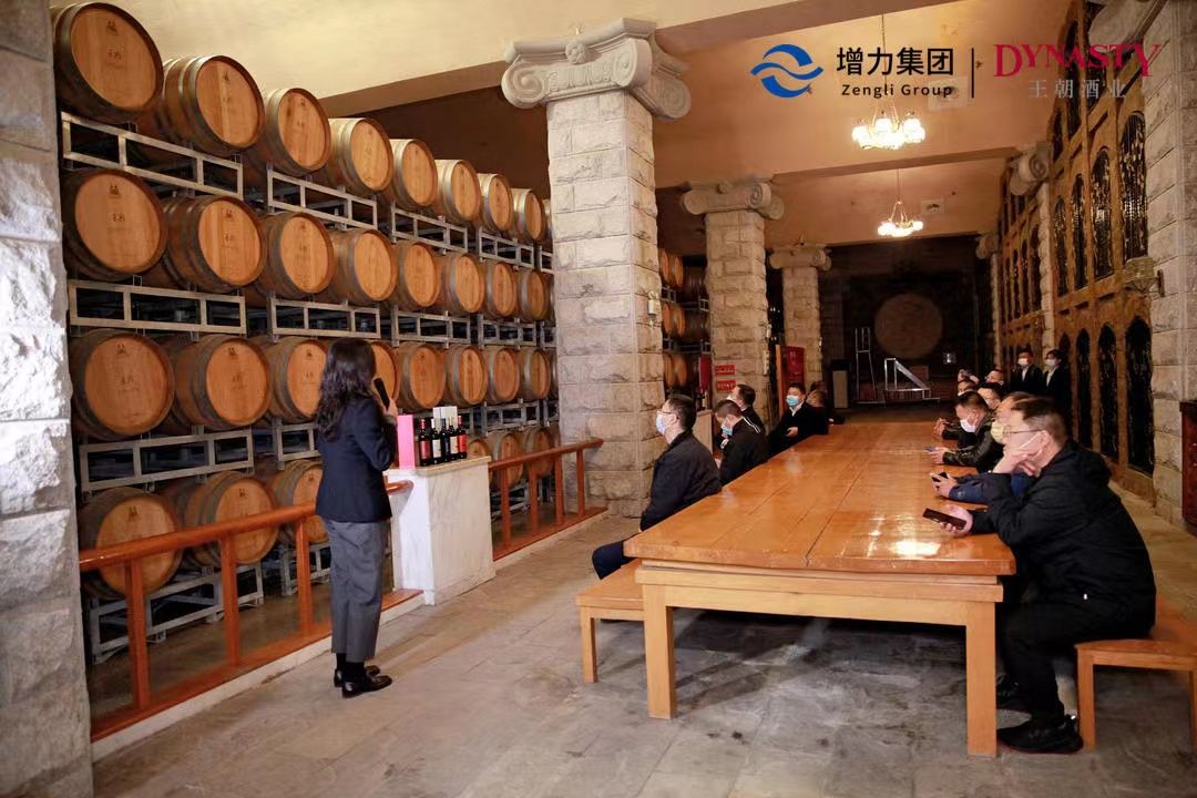 打破内卷，王朝×江苏增力上演国产葡萄酒“大满贯”