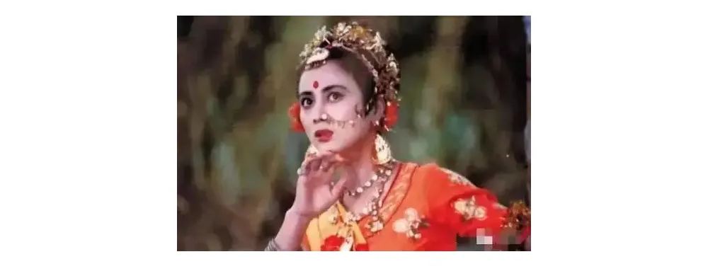 4步带你绘制有趣又好看的彩铅人物头像