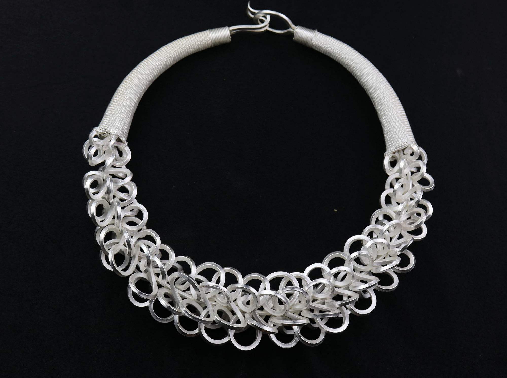 不要再用以前的方法鉴别假酒了,买到假银饰如何假一赔三