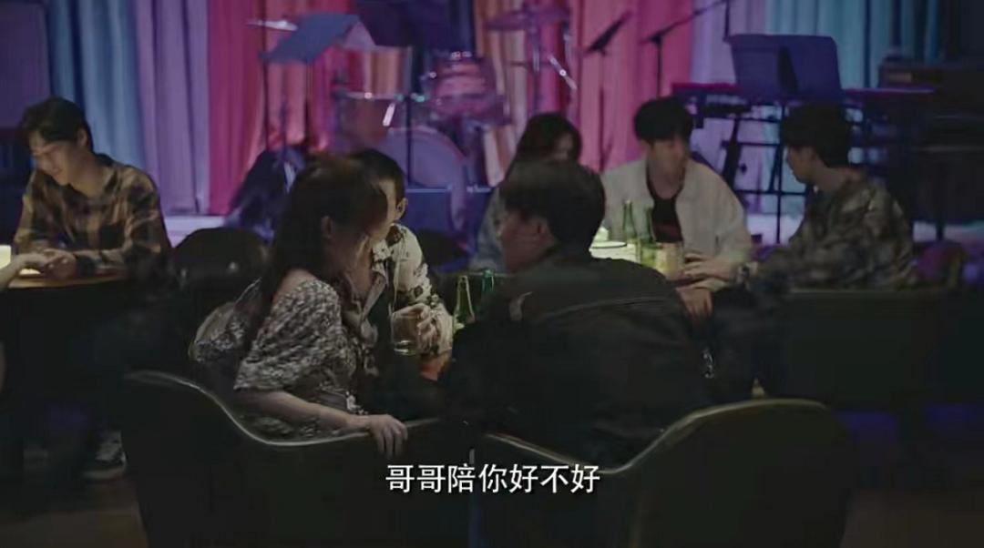 一集翻车，两集接吻，这剧的工业糖精真的不甜