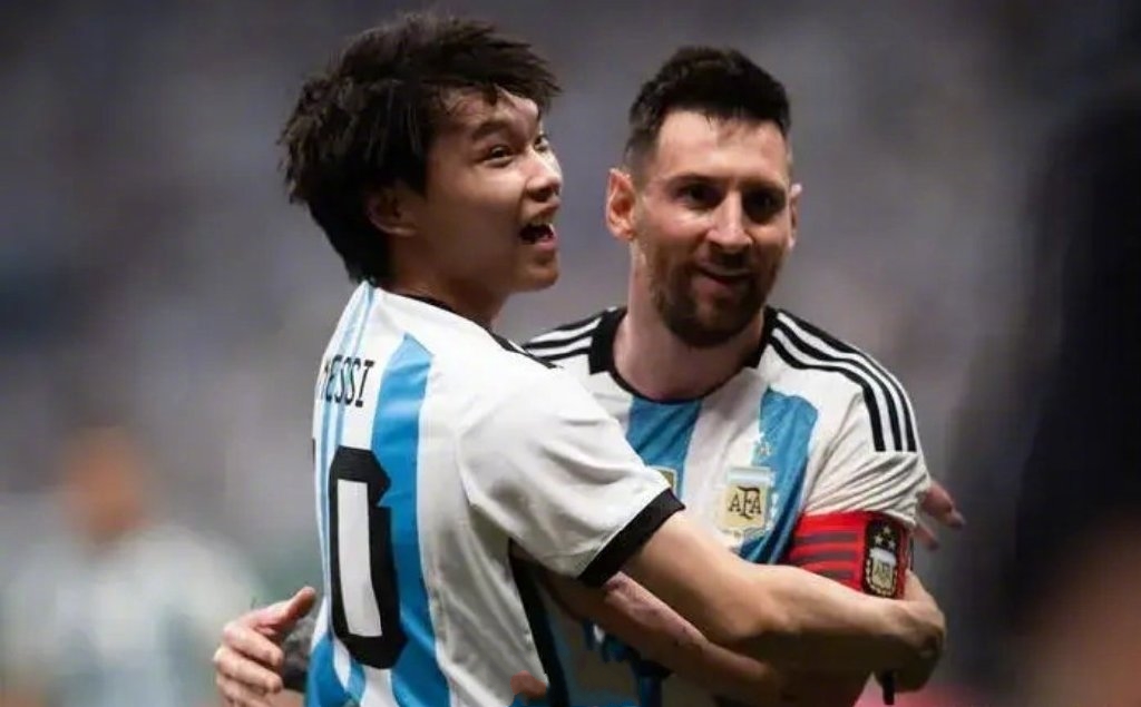 马未都评球迷冲场抱梅西,马未都评论拥抱梅西的球迷