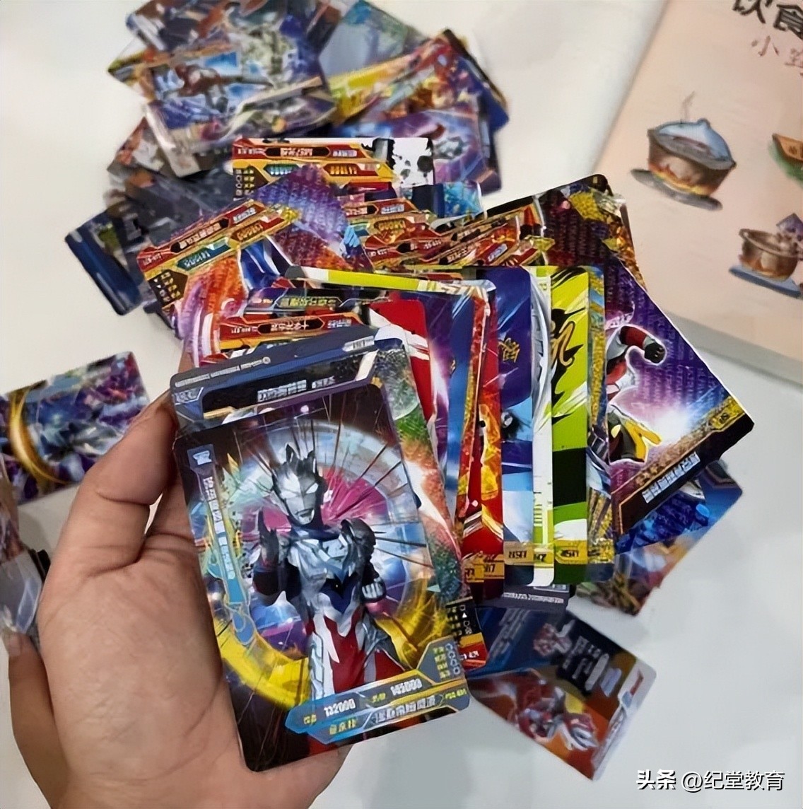 家长花200万没凑齐奥特曼卡片,家长为孩子花200万集齐奥特曼卡片