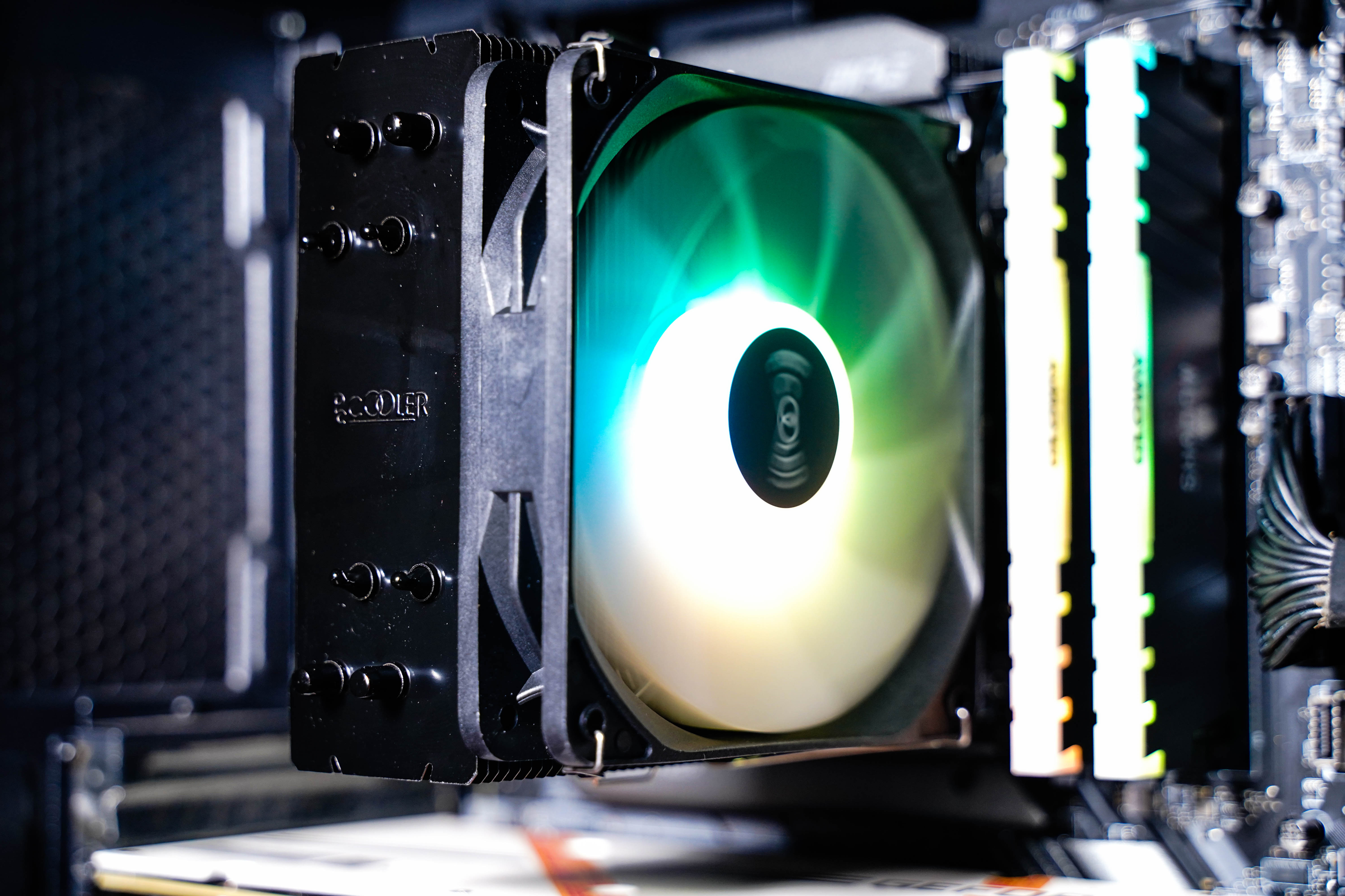 超频三东海k4000和r4000,超频三东海r4000-1