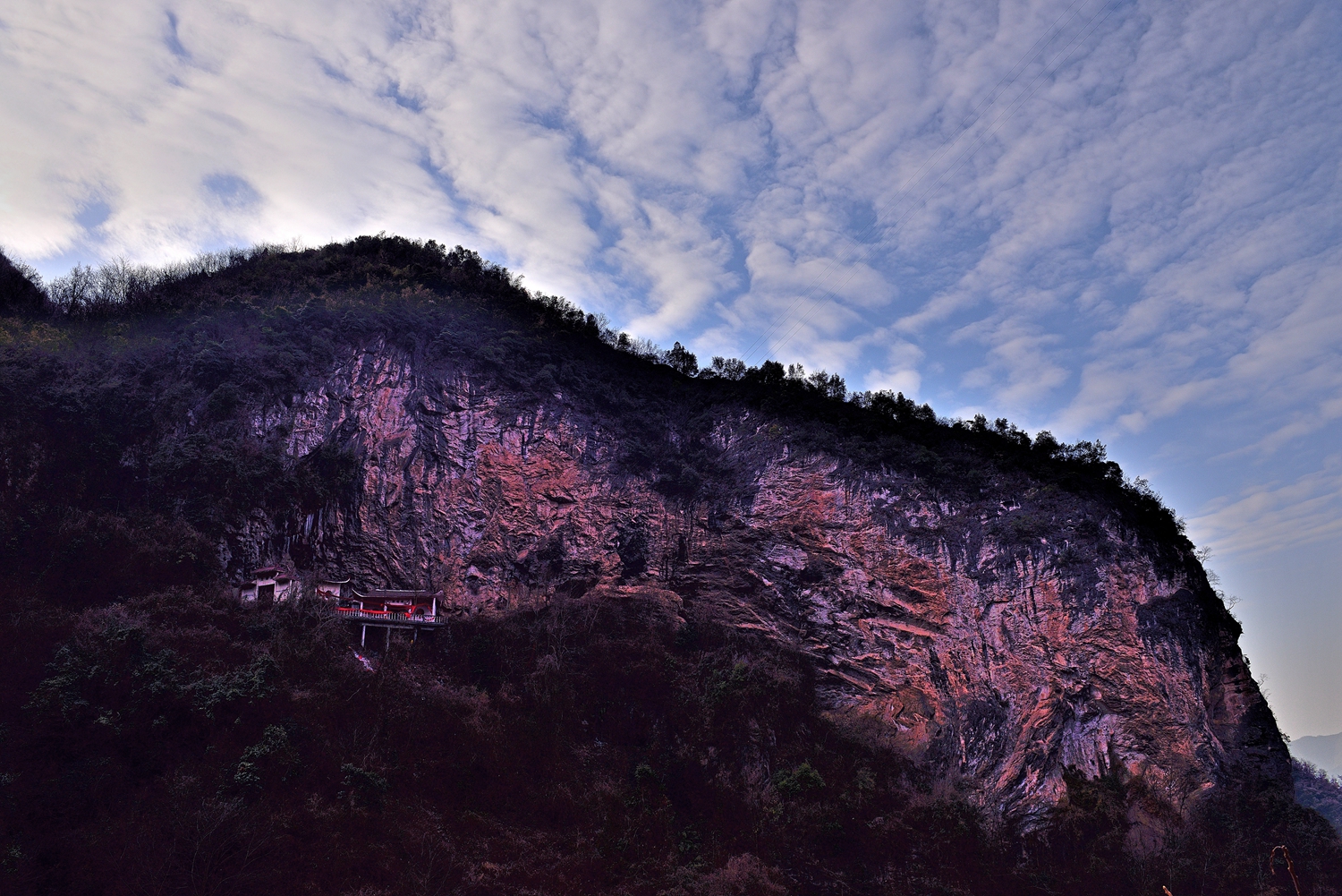 【乡景】湖北郧西神母殿：冰挂千仞洞穿两乡
