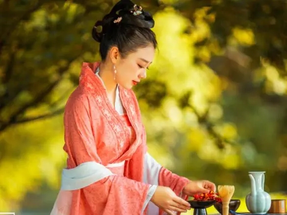 李白诗中描写春天的诗词大全,李白的诗描写春天的诗句有哪些