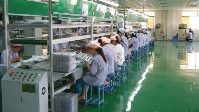 “上班杀了你，每天跟着我女人你想死吗”收到这样的信息该怎么办