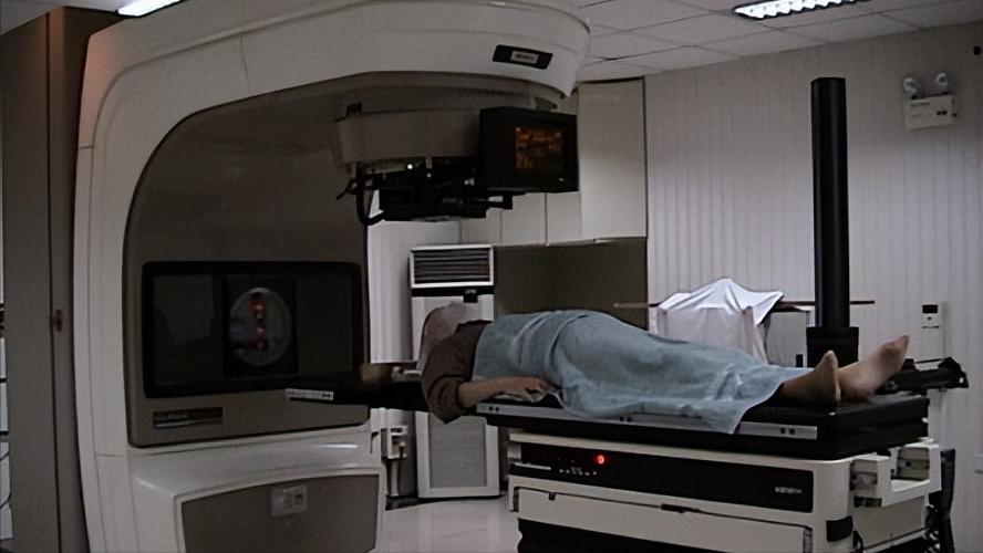 乳腺癌患者手术后，出现上肢水肿，是癌细胞扩散？听听医生怎么说