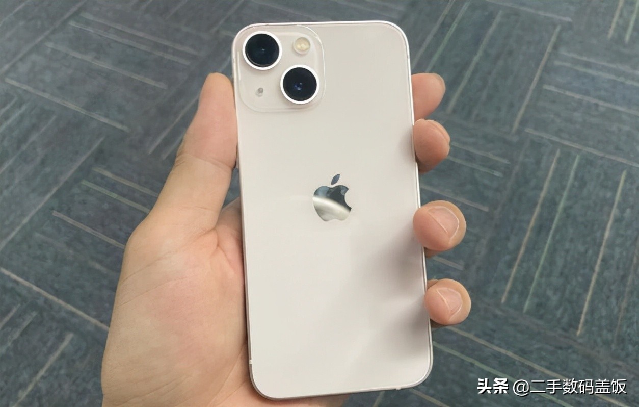 女子iPhone13掉落网约车上,被司机关机,开启定位功能成功找回