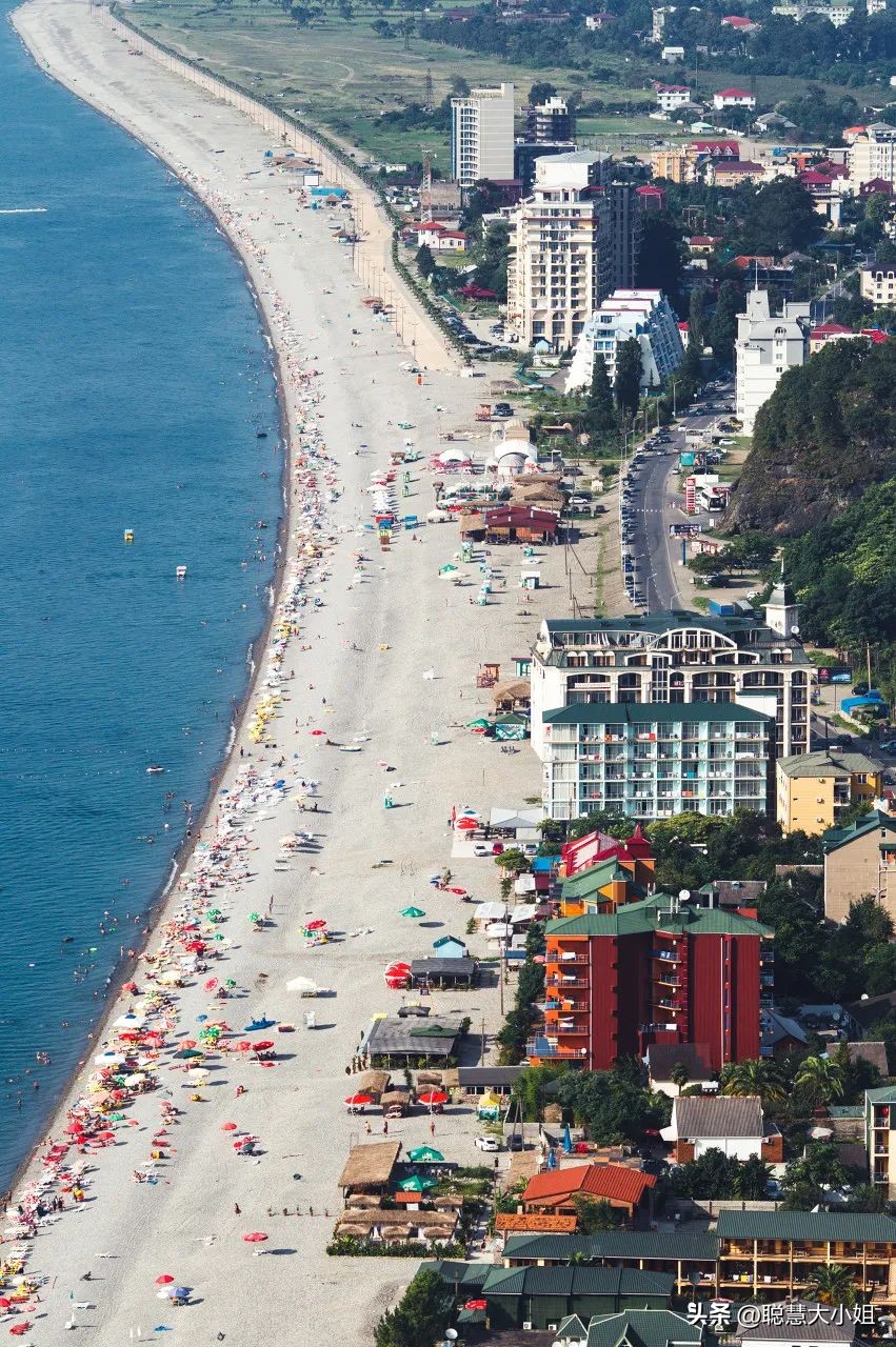 直飞，瑞士平替！这国安全性高，月薪6k算富裕，对中国超友好