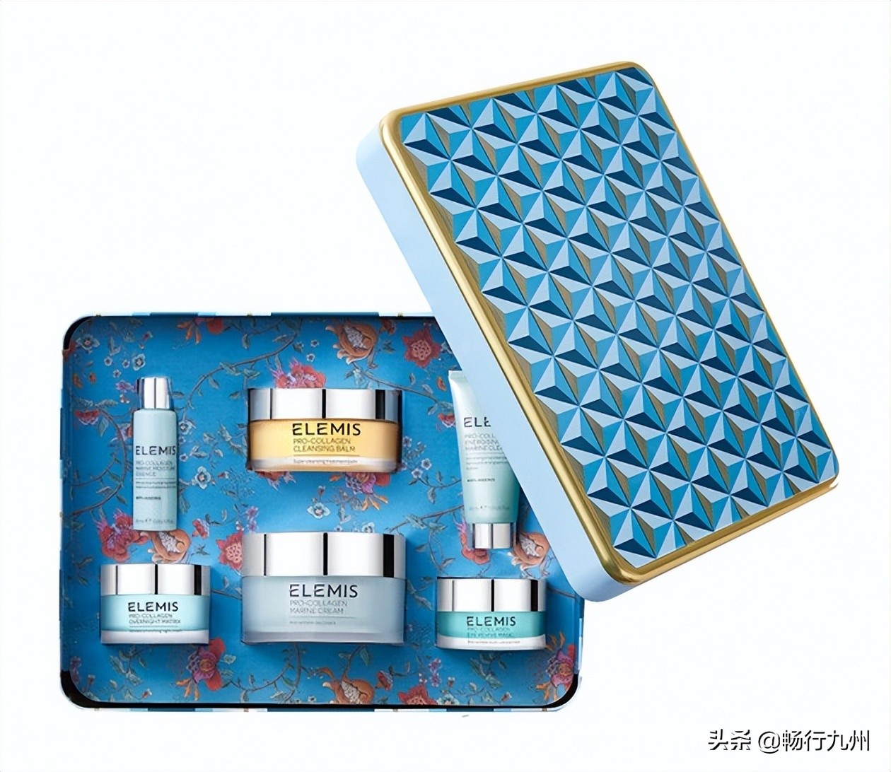 为爱人挑选心仪的礼物,用心挑选礼物的男人